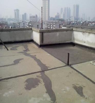 龙文漏水维修 楼顶漏水是什么原因，楼顶漏水维修方法是什么?